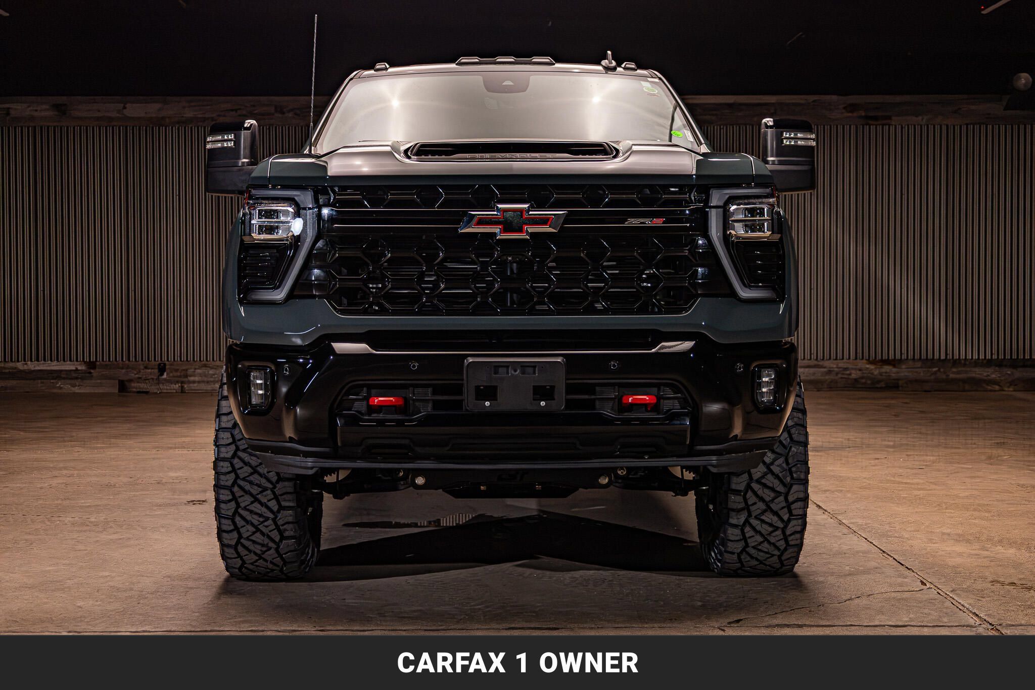 Used 2025 Chevrolet Silverado 2500 ZR2 w/ Technology Package AWD/4WD image 4