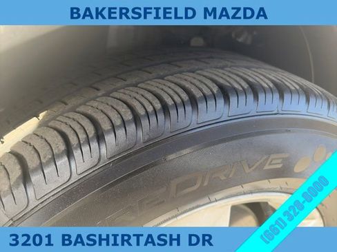 Used 2023 Kia Sorento LX image 26