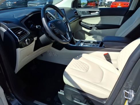 Used 2024 Ford Edge Titanium AWD/4WD image 10