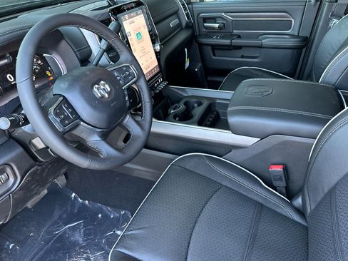 New 2026 RAM 2500 Laramie AWD/4WD image 9