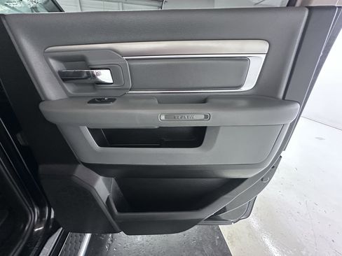 Used 2019 RAM 1500 Classic SLT w/ Luxury Group AWD/4WD image 29