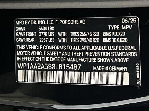 Used 2025 Porsche Macan image 26