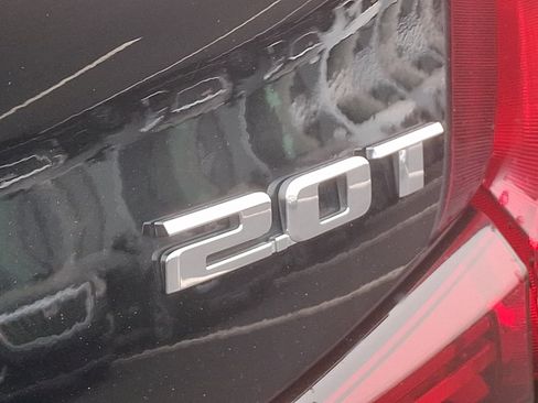 Used 2019 Cadillac XT4 Luxury AWD/4WD image 30
