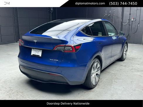 Used 2021 Tesla Model Y Long Range image 6
