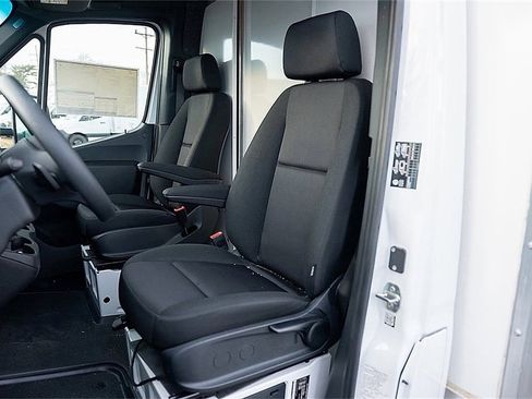 New 2024 Mercedes-Benz Sprinter 4500 image 9