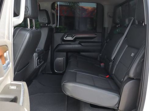Used 2024 GMC Sierra 2500 Denali w/ Denali Reserve Package AWD/4WD image 48