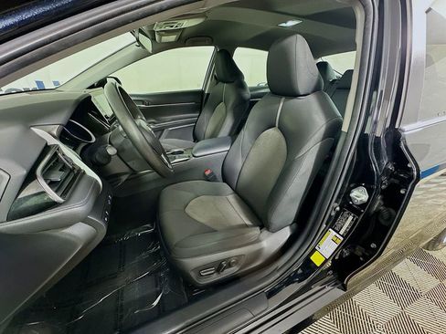 Used 2022 Toyota Camry LE image 23