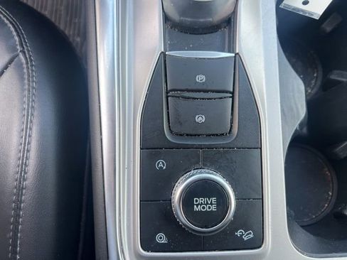 Used 2023 Ford Explorer XLT w/ Equipment Group 202A AWD/4WD image 33