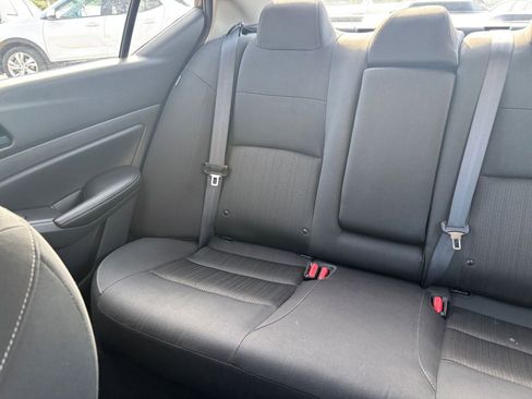 Used 2025 Nissan Altima 2.5 SV FWD image 39