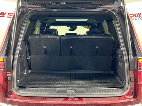 Used 2022 Jeep Wagoneer Series III w/ Premium Group I image 29