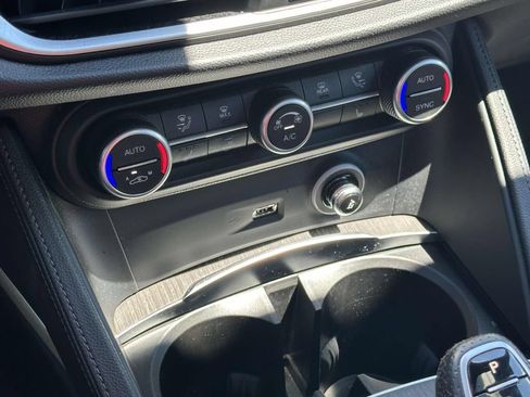Used 2023 Alfa Romeo Stelvio Ti AWD/4WD image 30