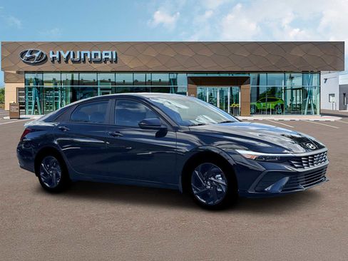 New 2026 Hyundai Elantra Sport FWD image 10