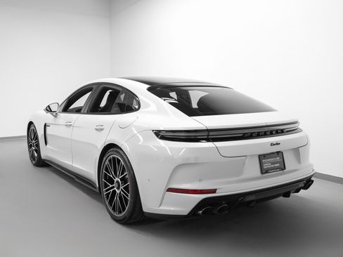 Certified 2025 Porsche Panamera Turbo image 3