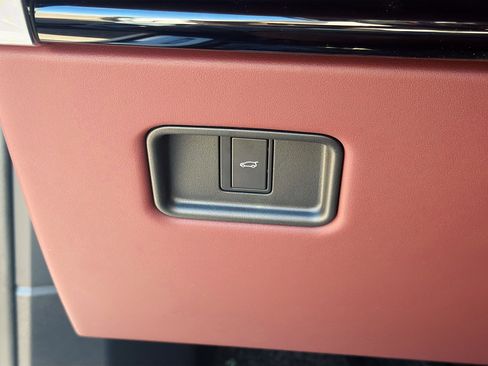 New 2026 Land Rover Range Rover SE image 35