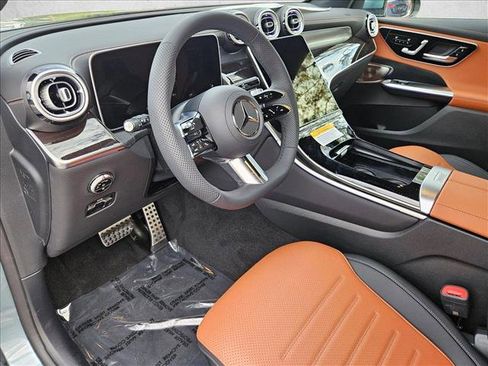 Used 2026 Mercedes-Benz GLC 300 image 3