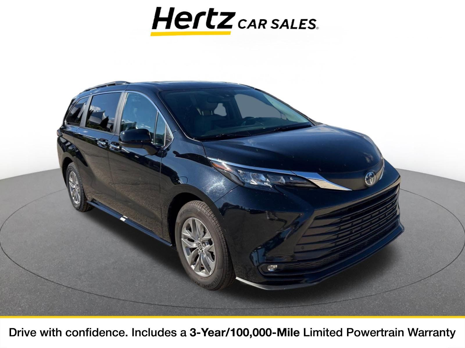 Used 2025 Toyota Sienna XLE FWD image 1