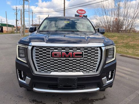 Used 2023 GMC Yukon Denali image 2