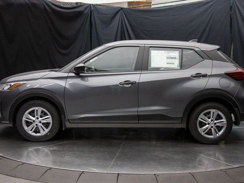 New 2025 Nissan Kicks Play S image 9