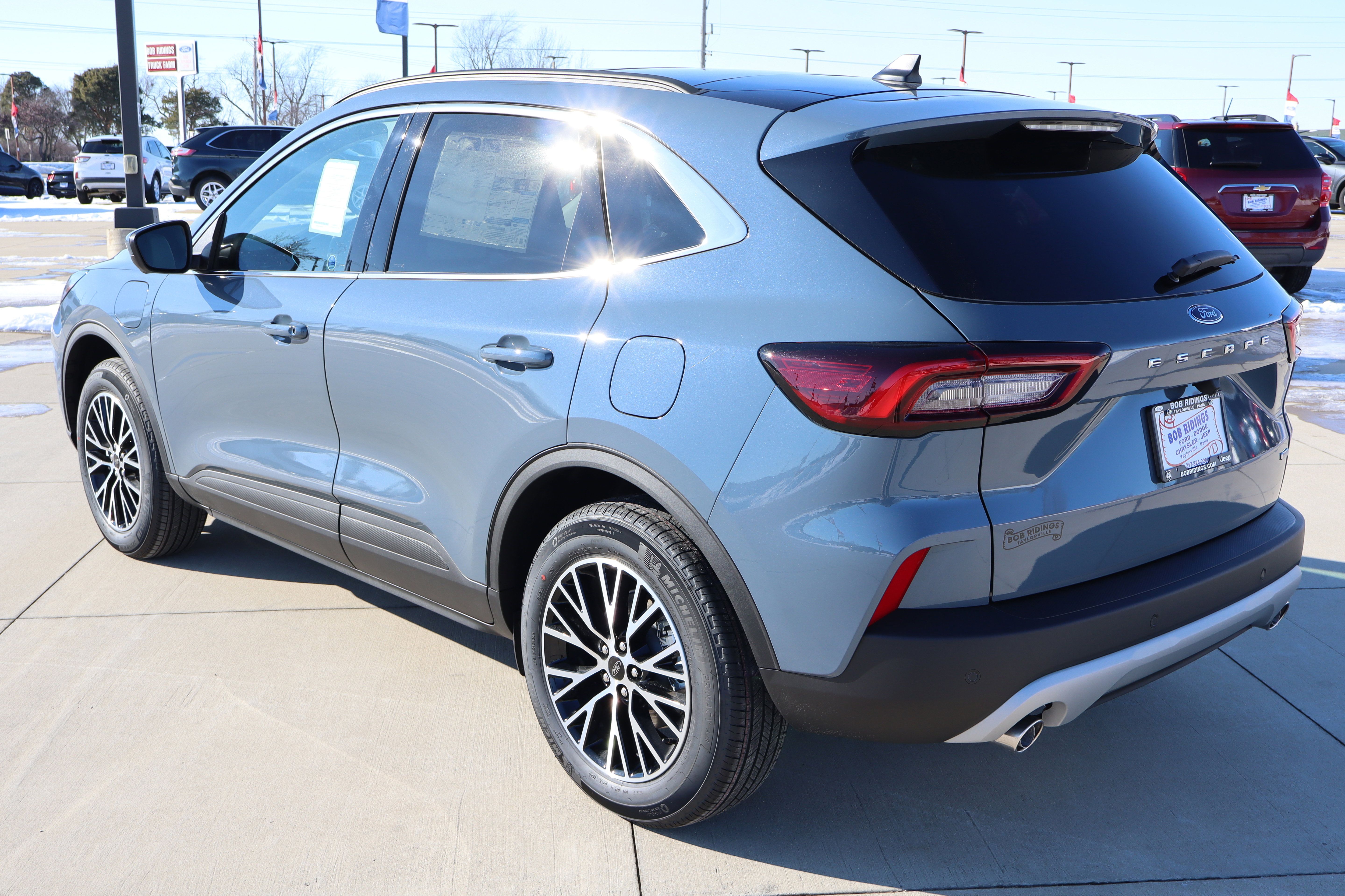 New 2025 Ford Escape SE w/ PHEV Premium Package FWD image 7