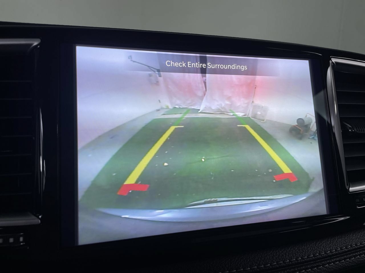 Used 2023 Chrysler Pacifica Limited FWD image 15
