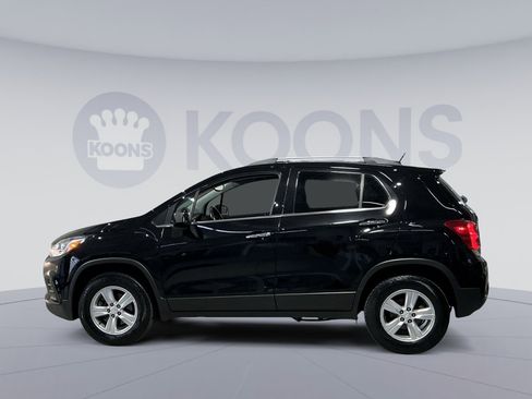 Used 2019 Chevrolet Trax LT w/ LT Convenience Package image 13
