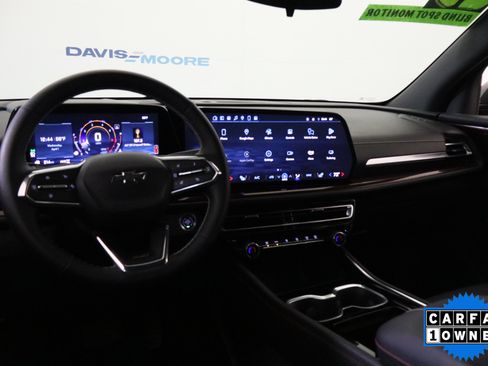 Used 2025 Chevrolet Traverse Z71 w/ Driver Confidence Package image 15