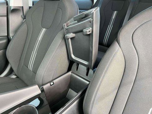 New 2025 Hyundai Elantra SEL image 18