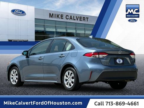 Used 2025 Toyota Corolla LE FWD image 3