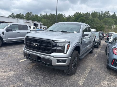 Used 2025 Ford F150 Lariat w/ Equipment Group 501A Mid AWD/4WD image 3