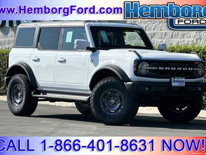 New 2025 Ford Bronco Outer Banks w/ Sasquatch Package
