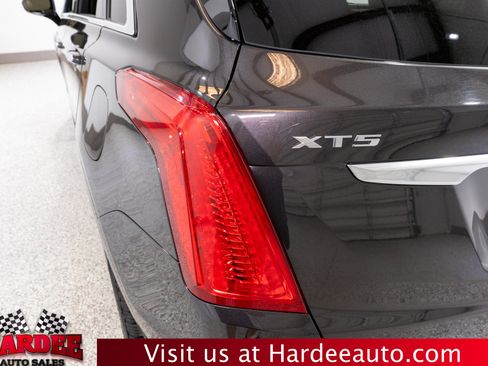 Used 2019 Cadillac XT5 FWD image 9