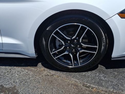 Used 2022 Ford Mustang Premium RWD image 8