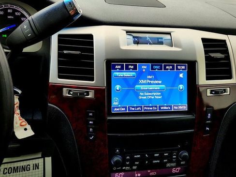 Used 2012 Cadillac Escalade EXT Luxury AWD/4WD image 19