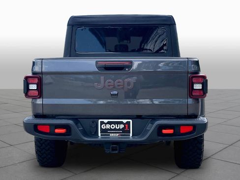 Used 2025 Jeep Gladiator Mojave AWD/4WD image 5
