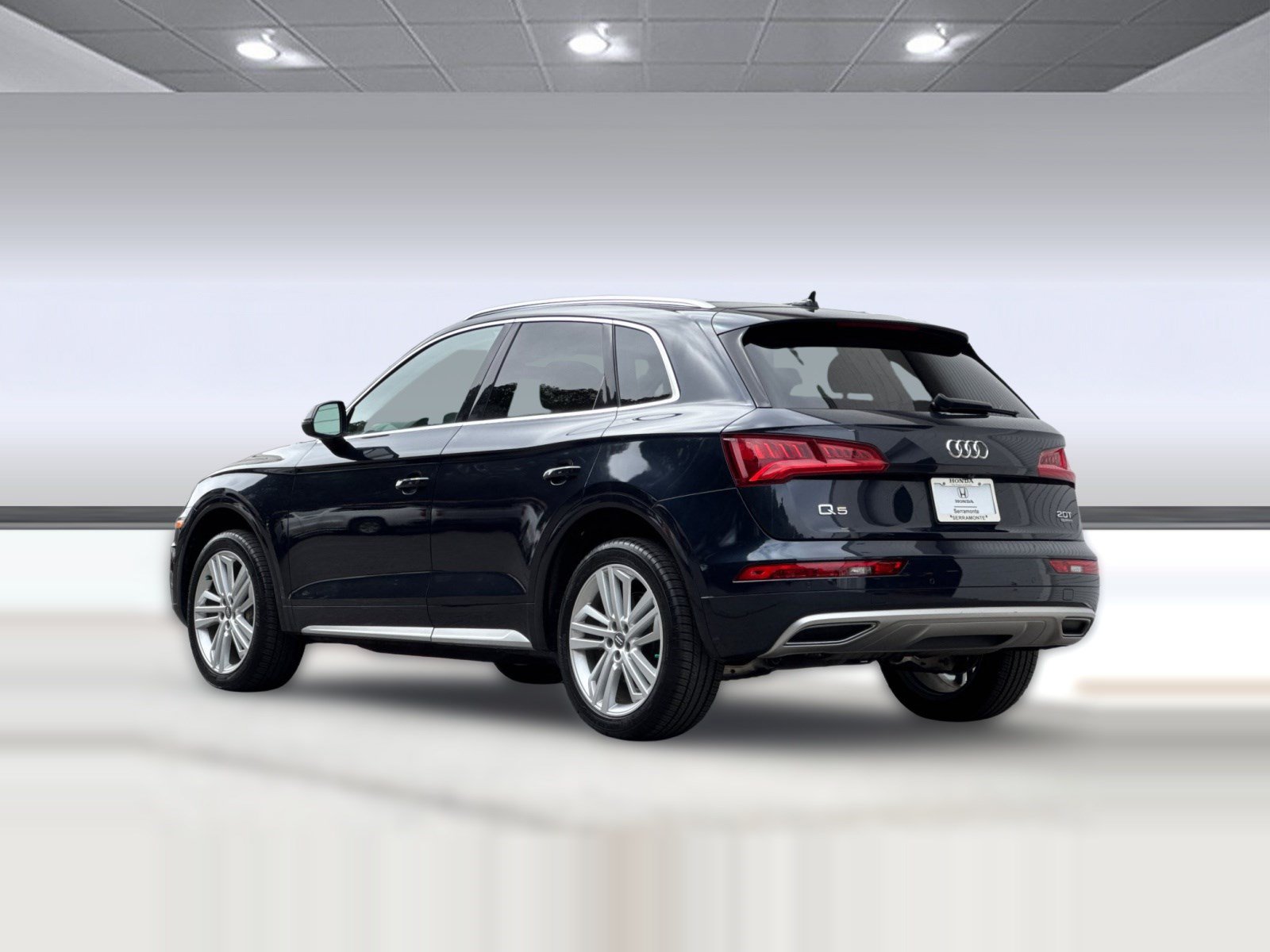 Used 2018 Audi Q5 Prestige w/ Prestige Package AWD/4WD image 3