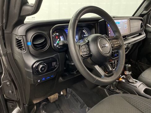 Used 2024 Jeep Wrangler Unlimited Rubicon 4xe AWD/4WD image 2