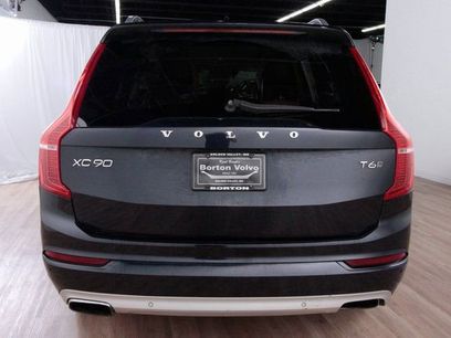 Used 2016 Volvo XC90 T6 Momentum