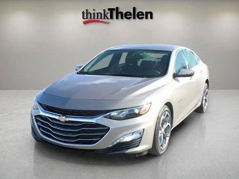 Used 2022 Chevrolet Malibu LT image 3
