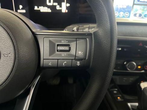 Used 2025 Nissan Kicks SV image 59