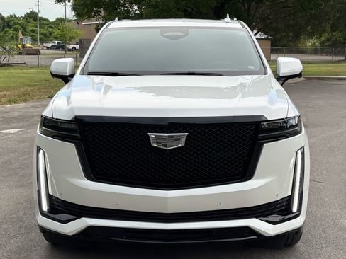 Used 2023 Cadillac Escalade Sport w/ LPO, ONYX Package AWD/4WD image 5