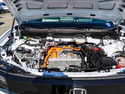 Certified 2025 Honda Prologue Touring image 25