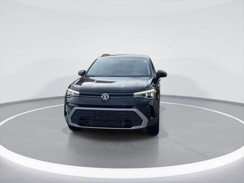 Certified 2025 Volkswagen Taos SE AWD/4WD image 3