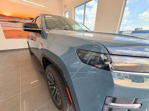 New 2026 Jeep Grand Wagoneer 4WD image 15