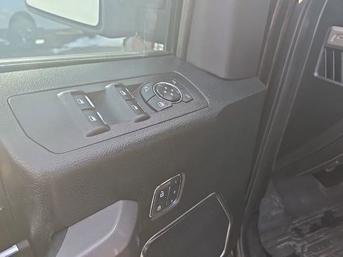 Used 2018 Ford F150 Platinum w/ Equipment Group 701A Luxury image 11