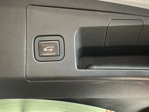 Used 2017 Cadillac XT5 Luxury w/ Driver Awareness Package AWD/4WD image 15
