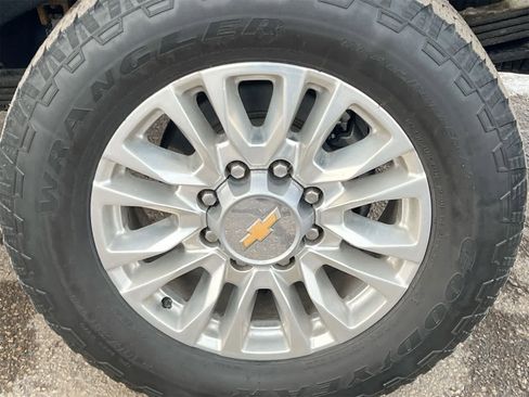 Used 2022 Chevrolet Silverado 2500 High Country image 14
