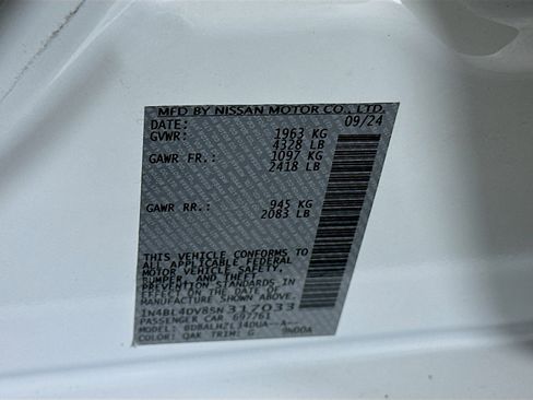 Used 2025 Nissan Altima 2.5 SV image 12