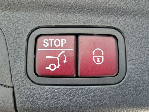 Certified 2025 Mercedes-Benz GLE 350 4MATIC image 10
