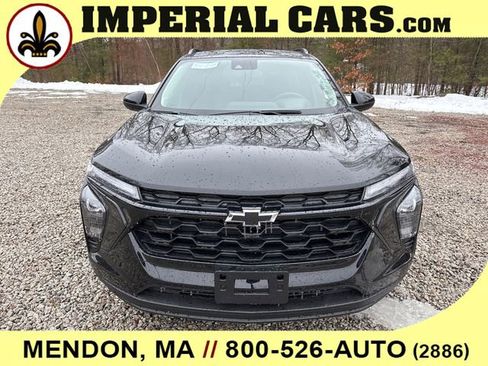 New 2026 Chevrolet Trax LT w/ Midnight Edition FWD image 4