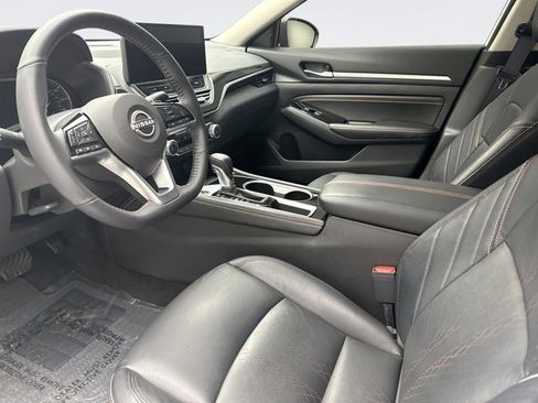Used 2023 Nissan Altima 2.5 SR w/ SR Premium Package FWD image 10